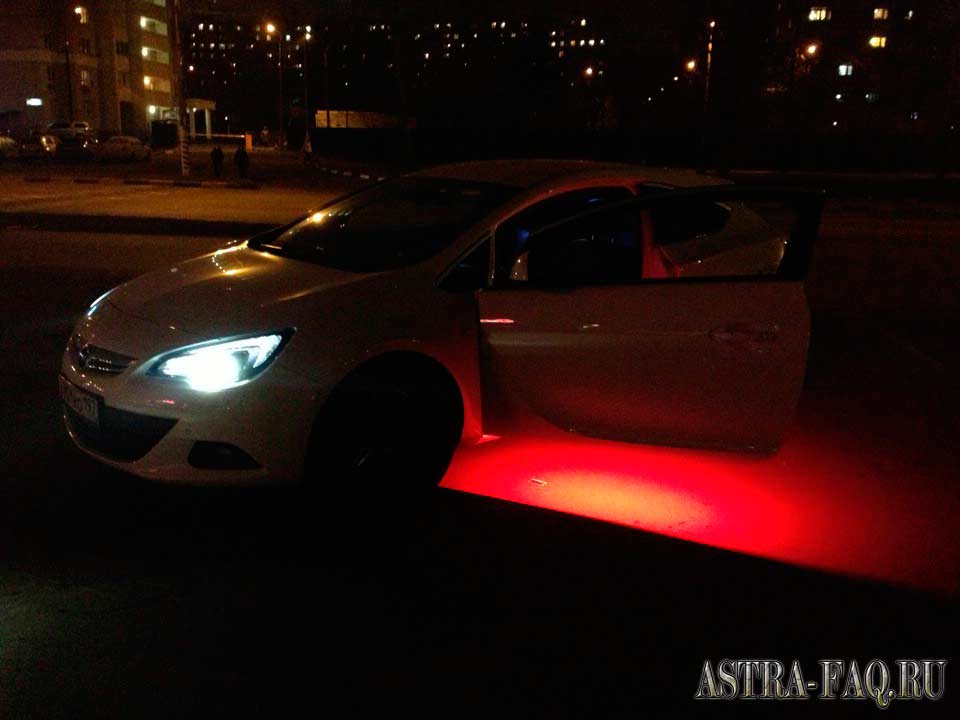 Подсветка околодверного пространства на Opel Astra J