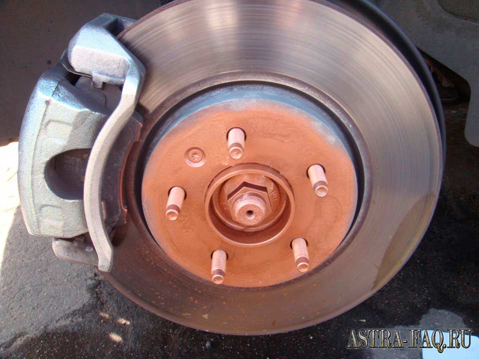 Прикипают диски на Opel Astra J