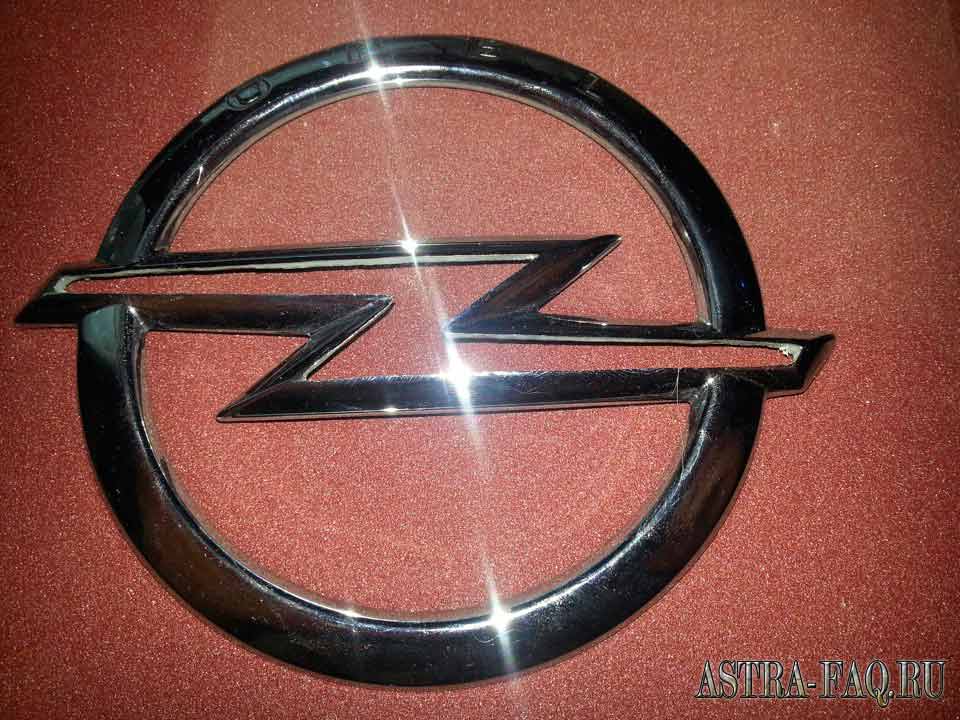 Светящаяся эмблема на Opel Astra J
