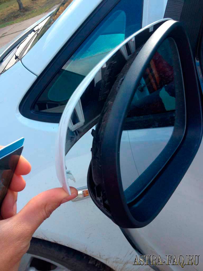 Как снять накладку зеркала на Opel Astra J