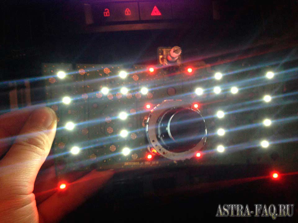 Изменение подсветки центральной консоли на Opel Astra J