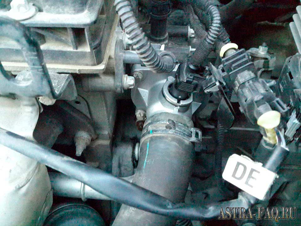 Замена термостата на металлический на Opel Astra J