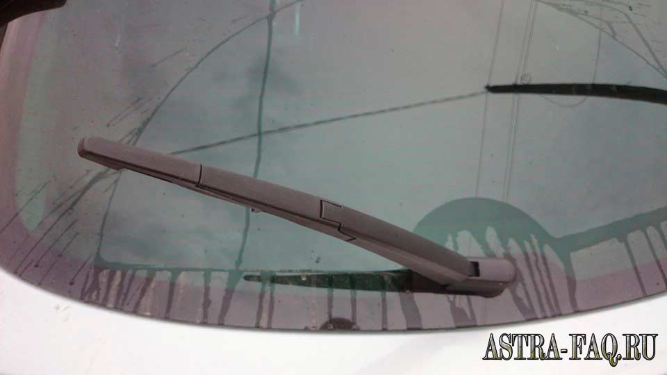 Замена резинки дворника (щетки стеклоочистителя) на Opel astra J